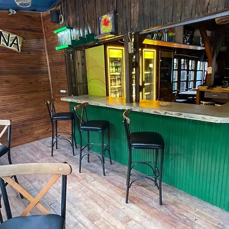 Varuna & Restaurant Vendégház *